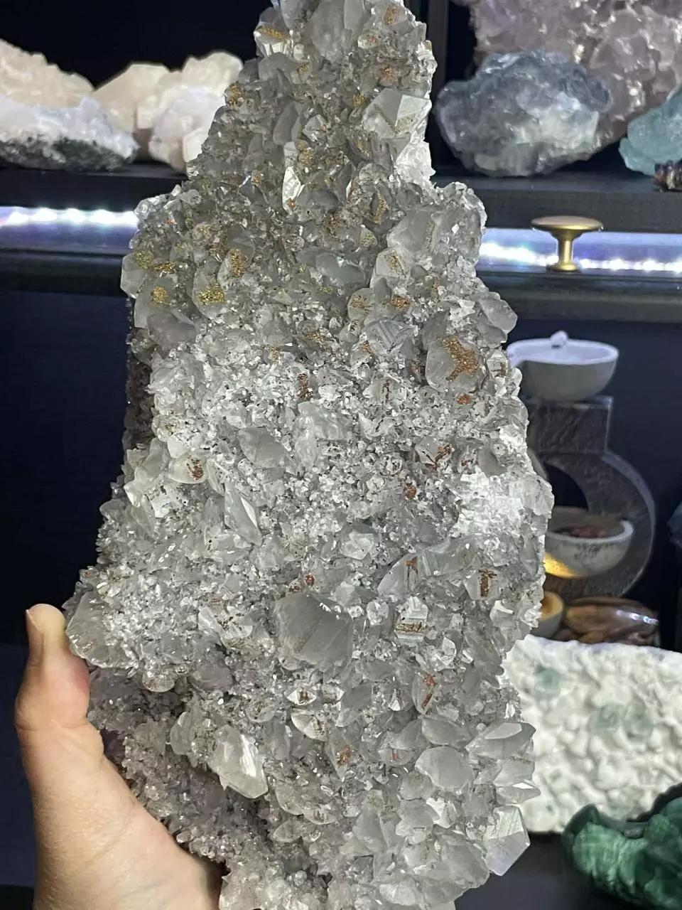 plant/Black Benz Calcite Statement-0