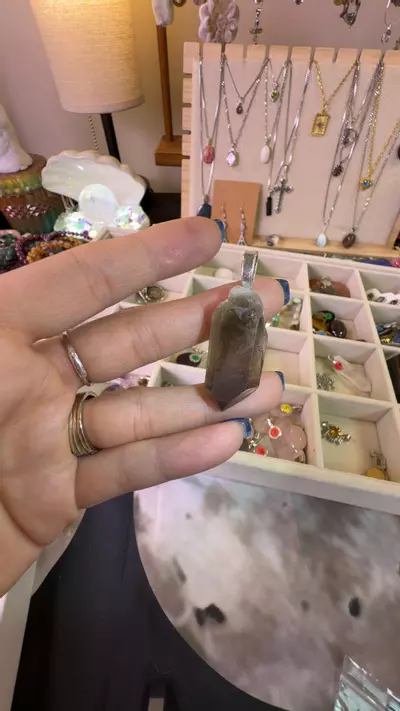 plant/raw smokey point pendant-0-thumbnail