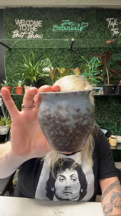 plant/blue pot-0-thumbnail