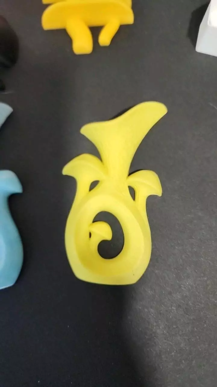 plant/Mushie with hidey hole/pale yellow-0