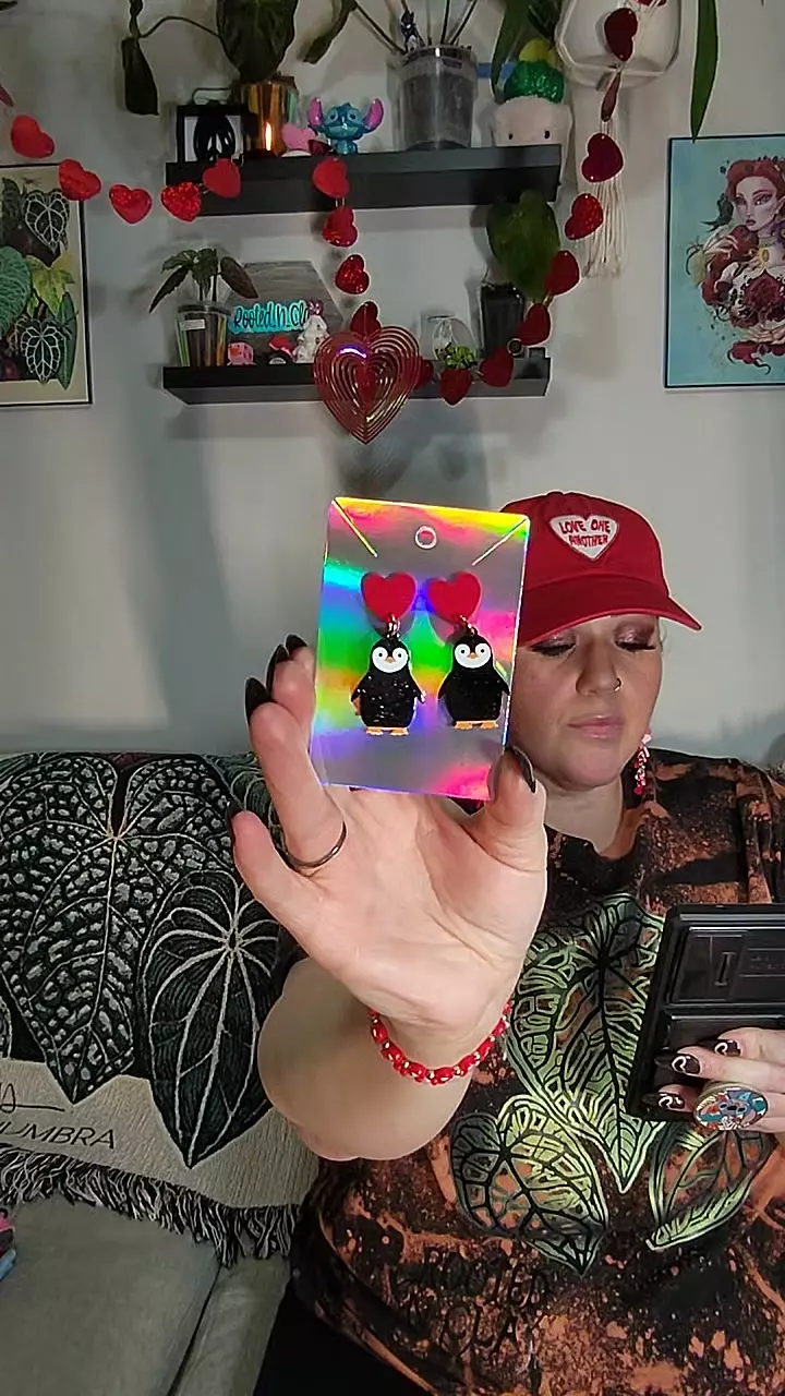 plant/HEART PENGUIN EARRINGS-0