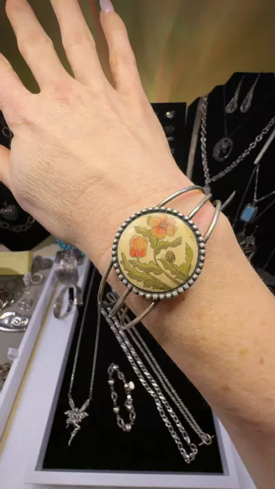 plant/Spectacular vintage artisan sterling cuff with scrimshaw poppies.-0-thumbnail