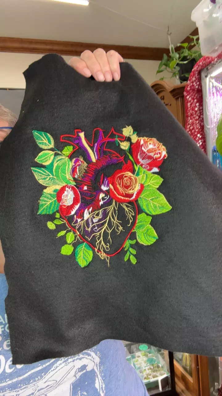 plant/Live  heart design-0