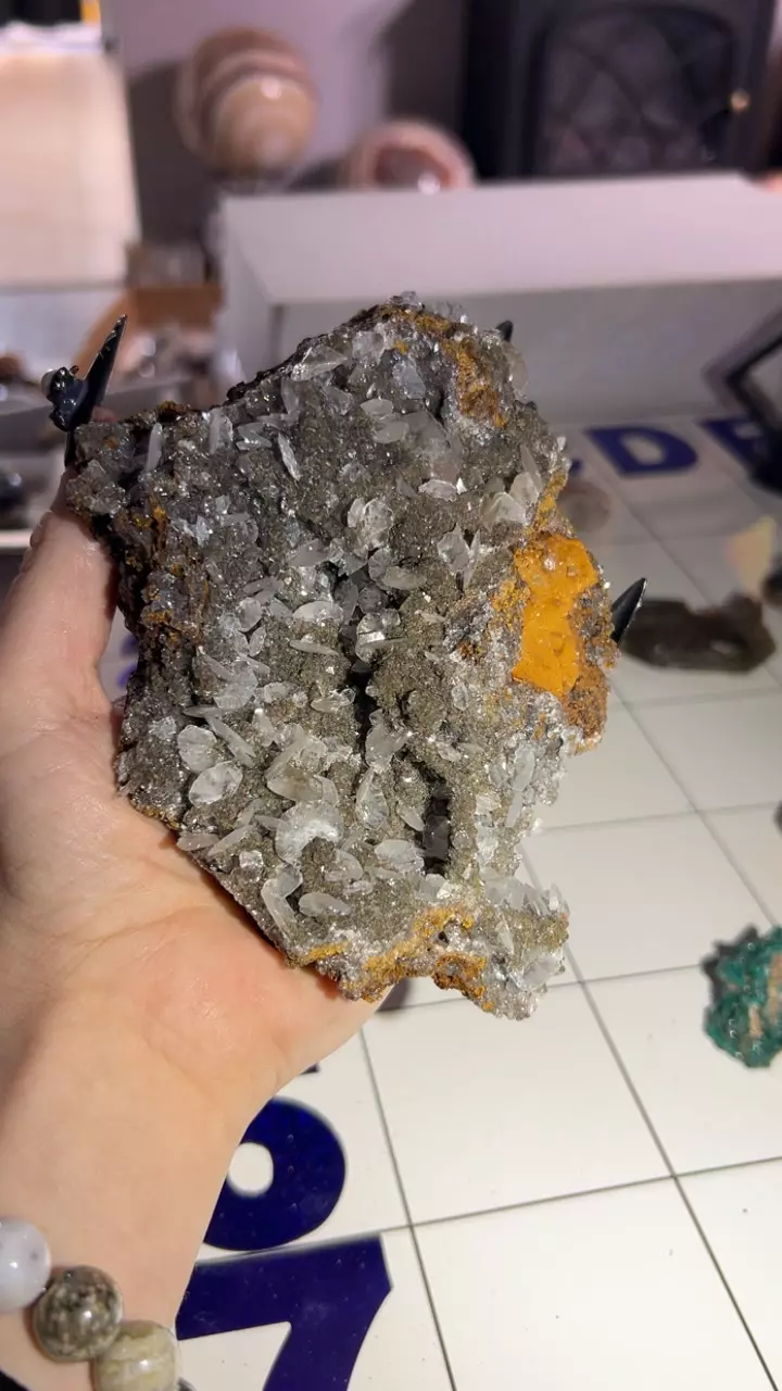 plant/mouse ear calcite-0