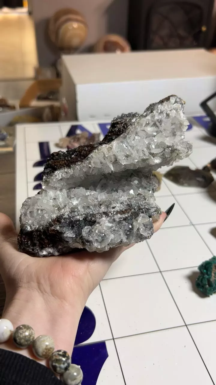 plant/mouse ear calcite-0