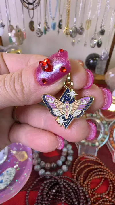 plant/butterfly pendant-0-thumbnail