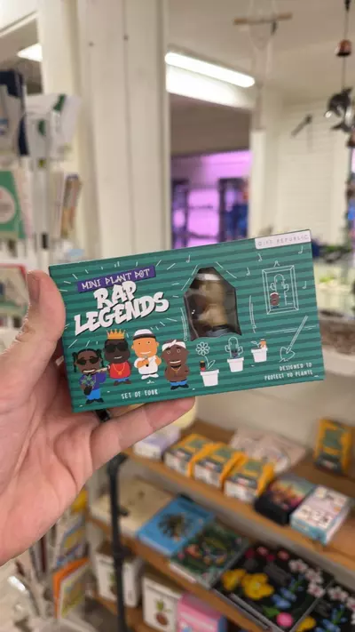 plant/Rap Legends plant stakes-0-thumbnail