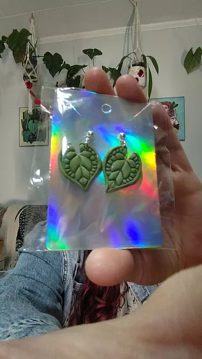 plant/ANTHURIUM CRYSTAL EARRINGS-0-thumbnail