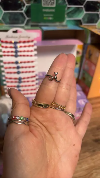 plant/sitting pretty kitty-0-thumbnail