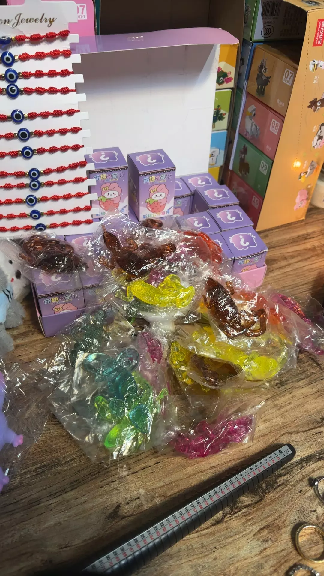 plant/lizard sticky flingers-0