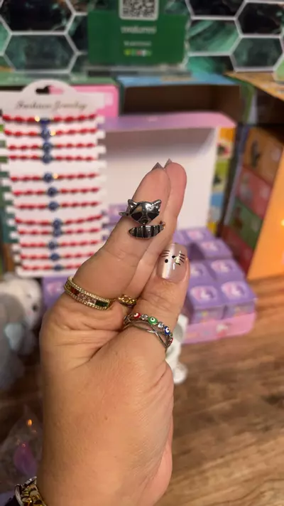 plant/raccoon ring-0-thumbnail