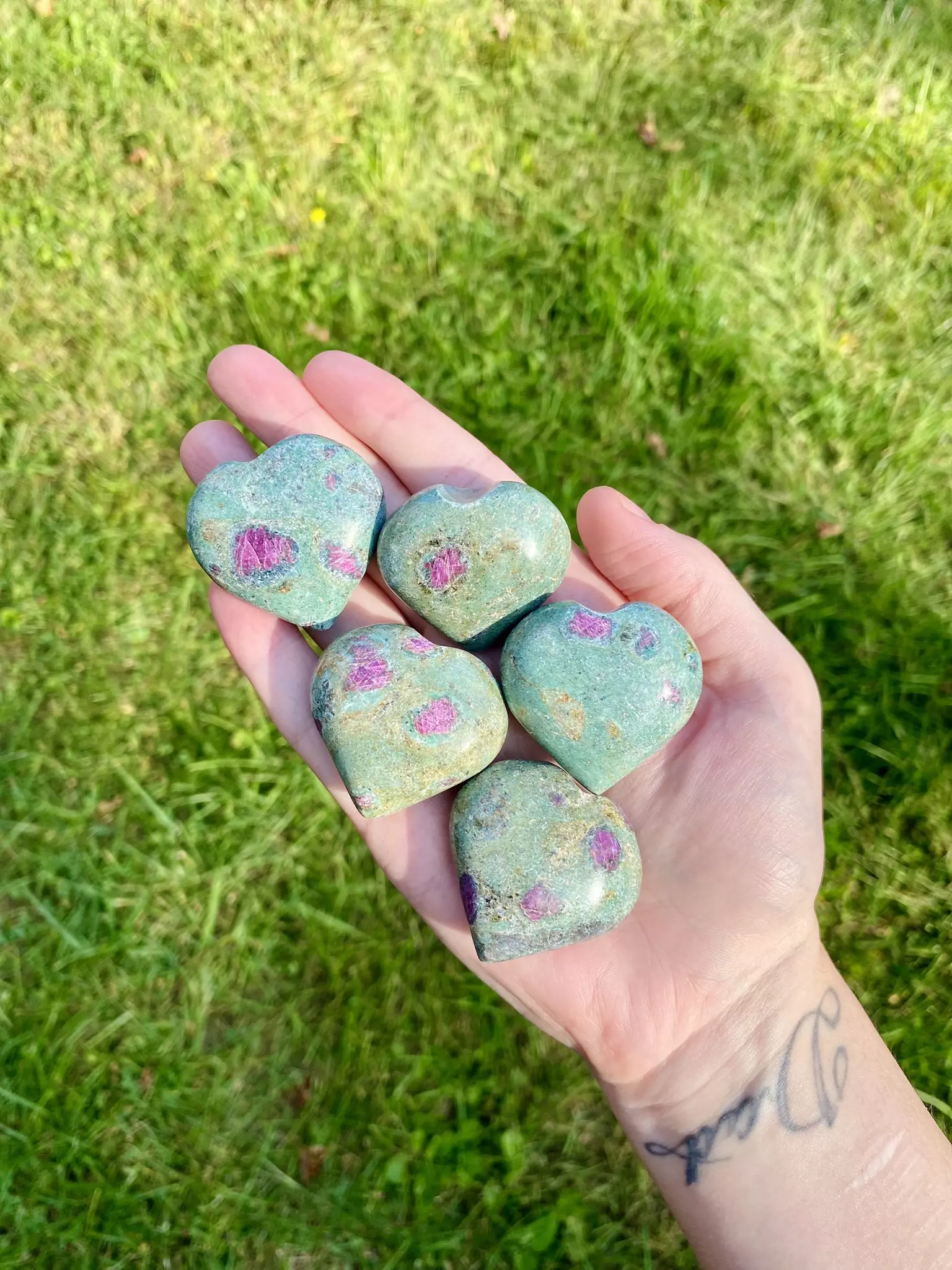 plant/UV Reactive Ruby Fuchsite Heart Carving (sellers pick)-0