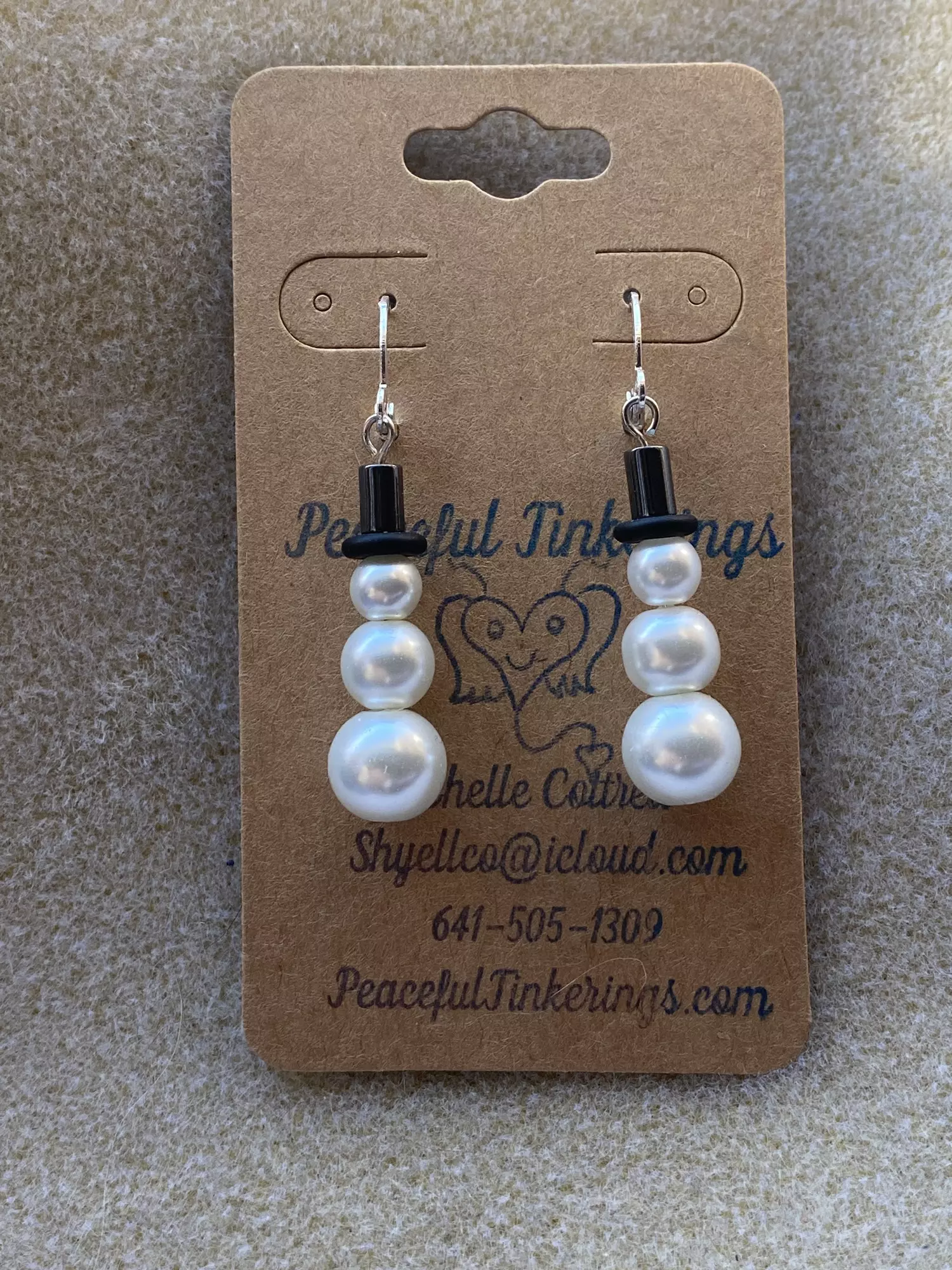 plant/Glass Pearl Snowmen Earrings-0