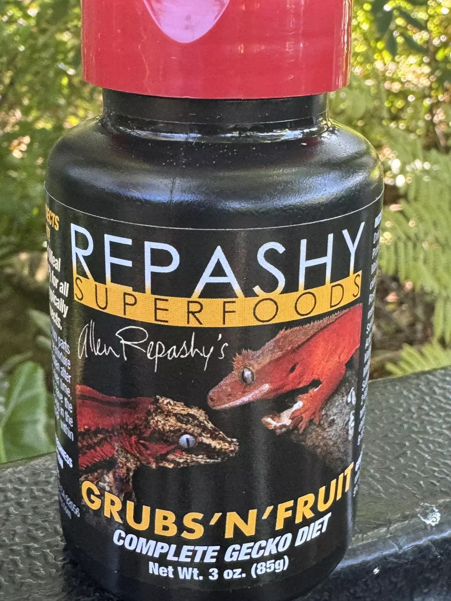 plant/3 oz grubs and fruit-0
