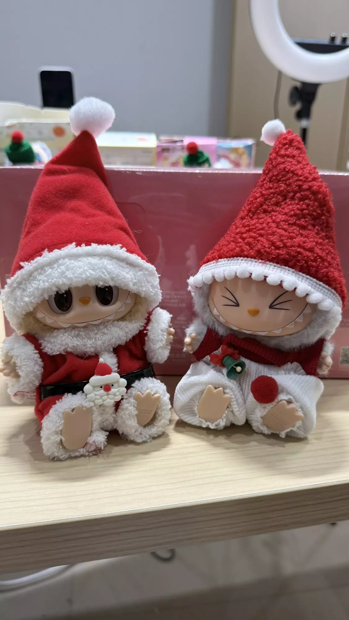 plant/2 Christmas outfits -0