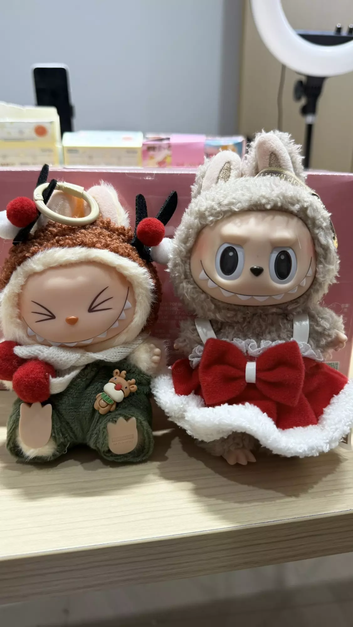 plant/2 Christmas outfits -0