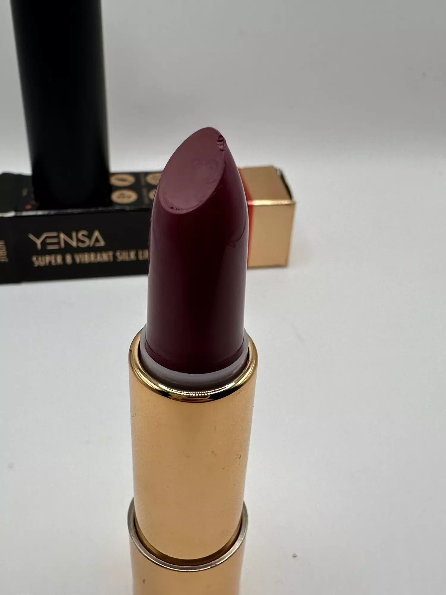 plant/Yensa Vibrant Silk Lipstick slight damage-1