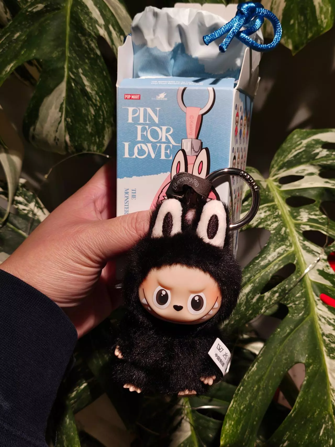 plant/Open Box Pin for Love Letter R Black Labubu-0