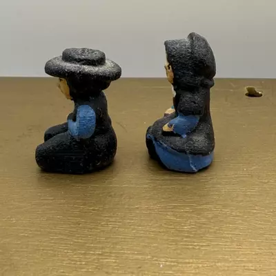 plant/Cast Iron Miniature Amish Man and Woman Vintage Couple 1" High Dollhouse-1-thumbnail