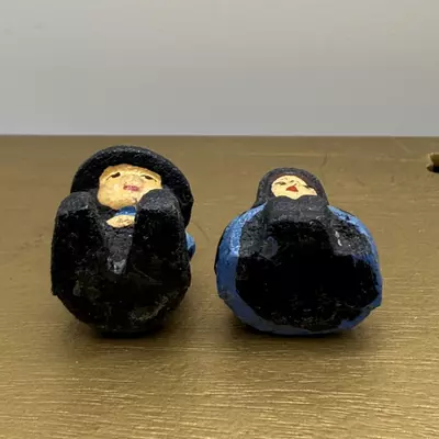 plant/Cast Iron Miniature Amish Man and Woman Vintage Couple 1" High Dollhouse-4-thumbnail