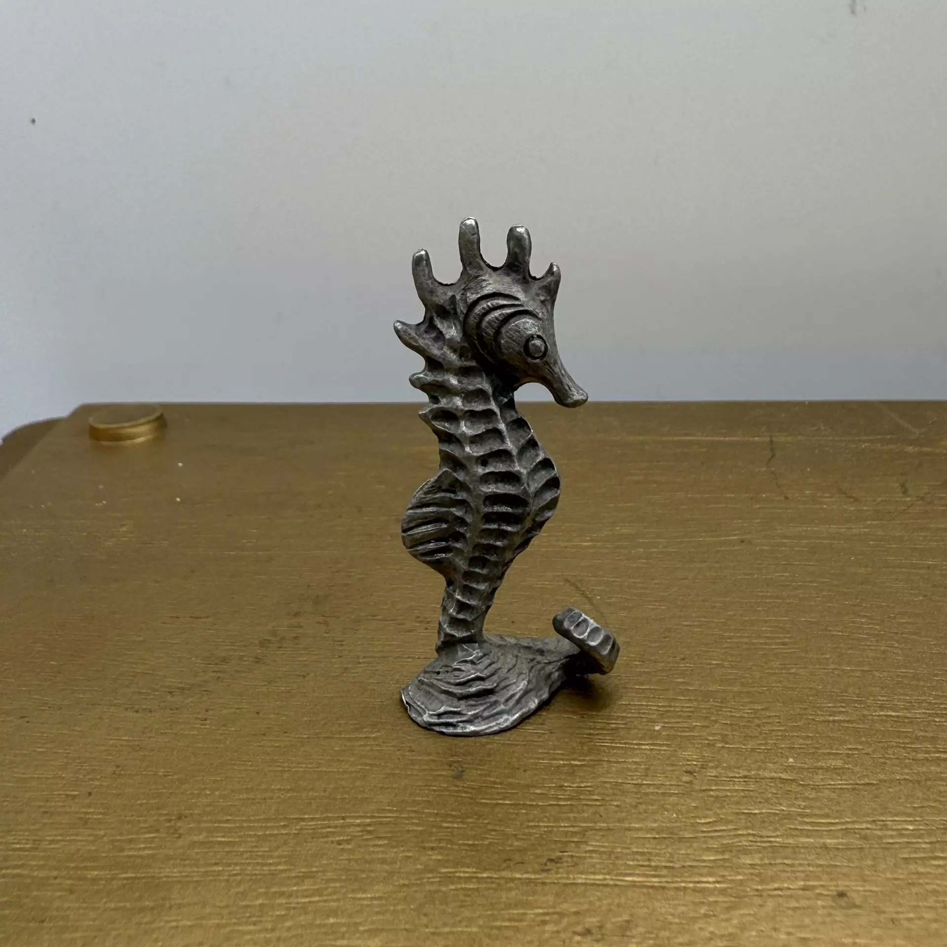 plant/Vintage Unbranded Pewter Miniature Seahorse Figure-1