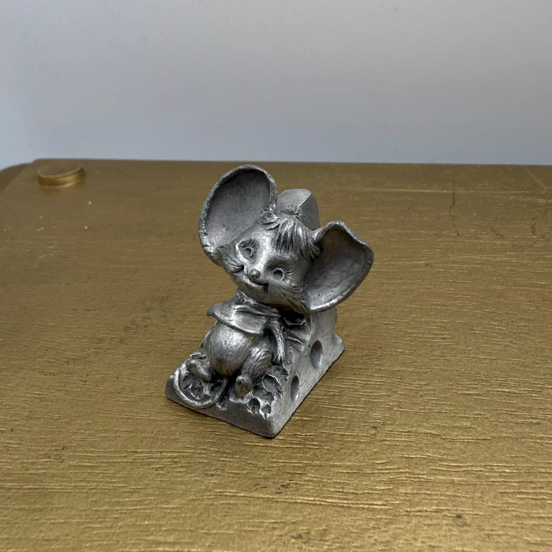 plant/Vintage 1983 Hudson Fine Pewter for Hallmark Mouse on Cheese Figurine-0
