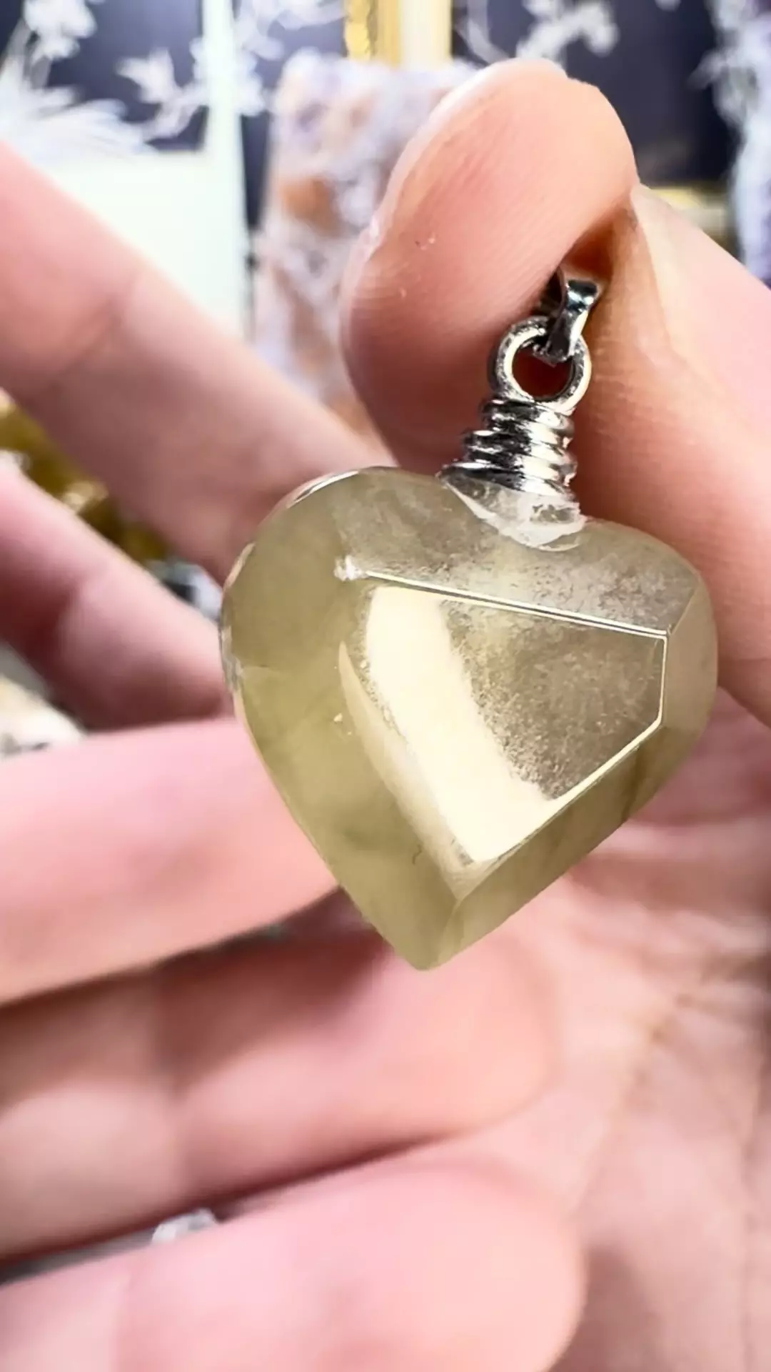 plant/$10| Green Jade Heart Pendant #2-1