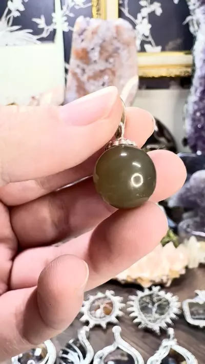 plant/$10| Green Jade Pendant #1-1-thumbnail