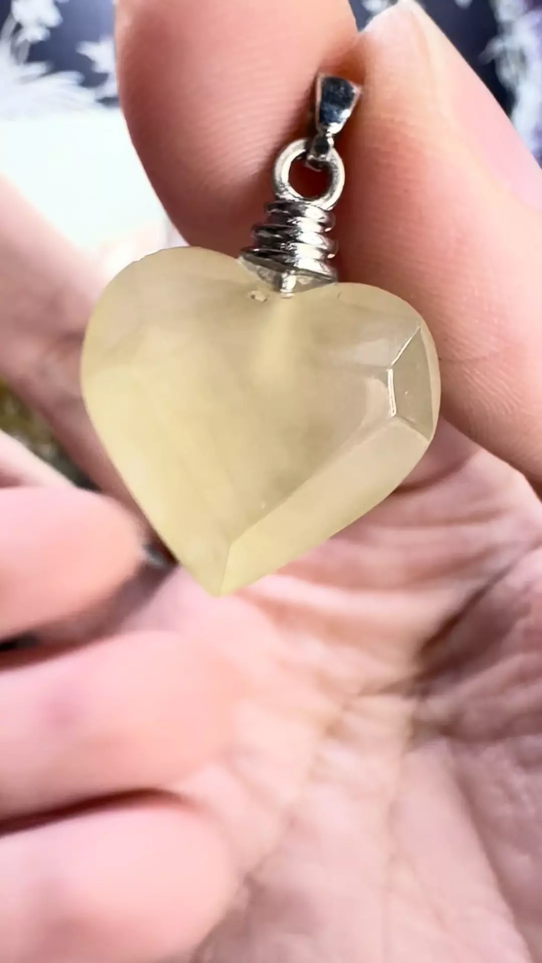 plant/$10| Green Jade Heart Pendant #1-1