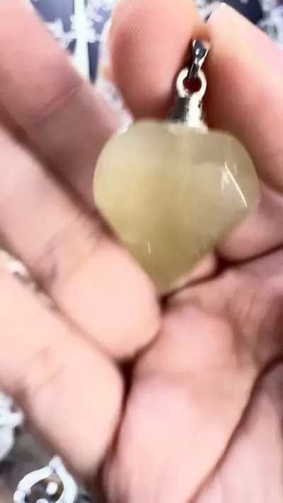 plant/$10| Green Jade Heart Pendant #3-1-thumbnail