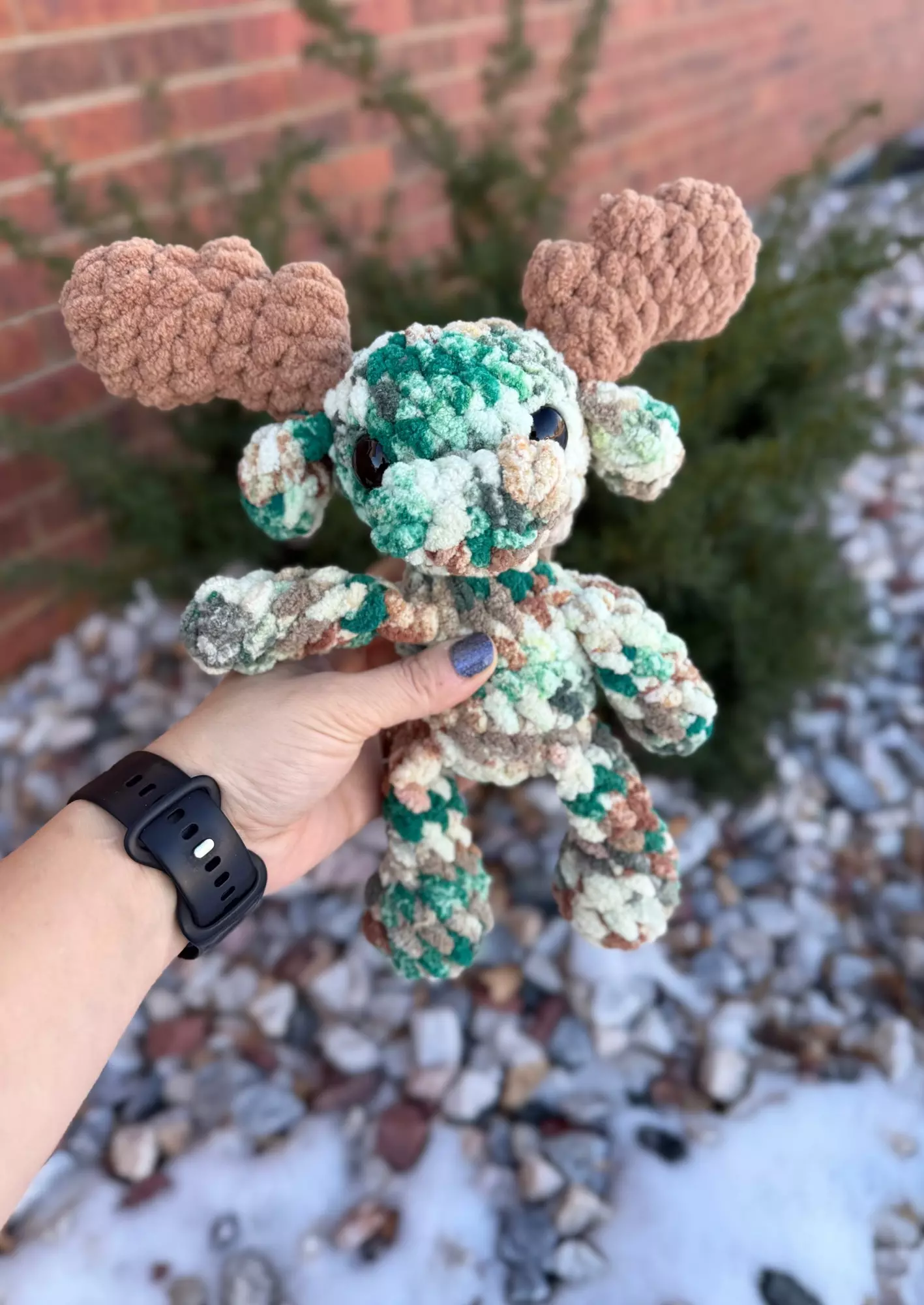 plant/Green/brown baby moose-0