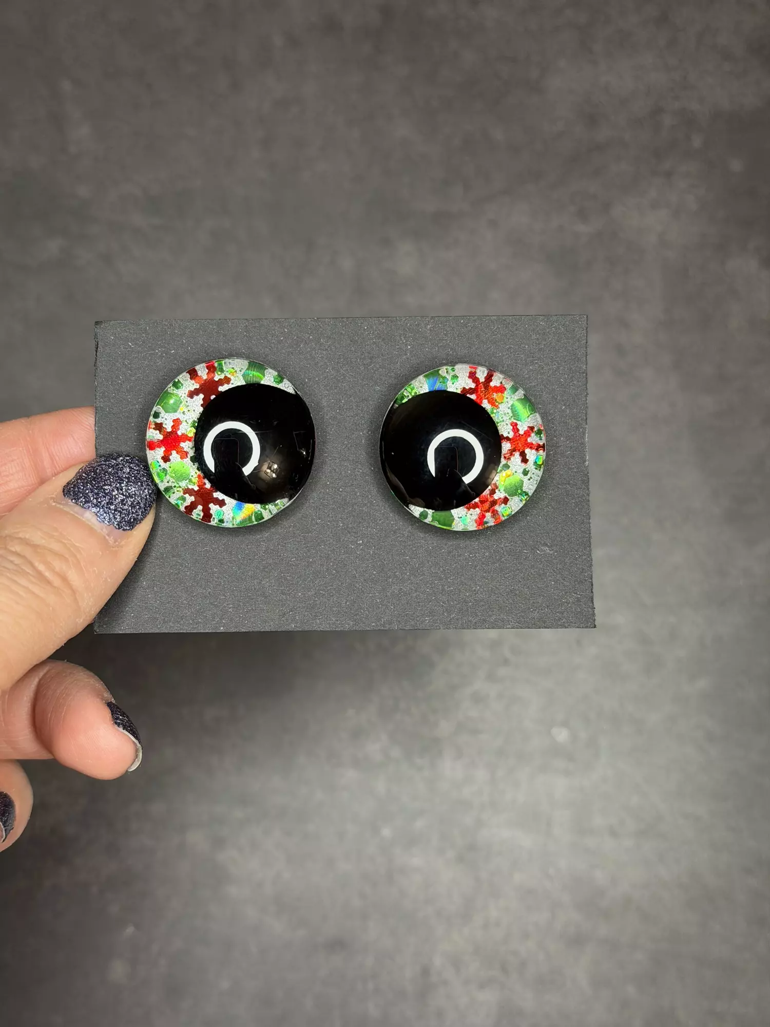 plant/Festive Flakes-black 25mm-0