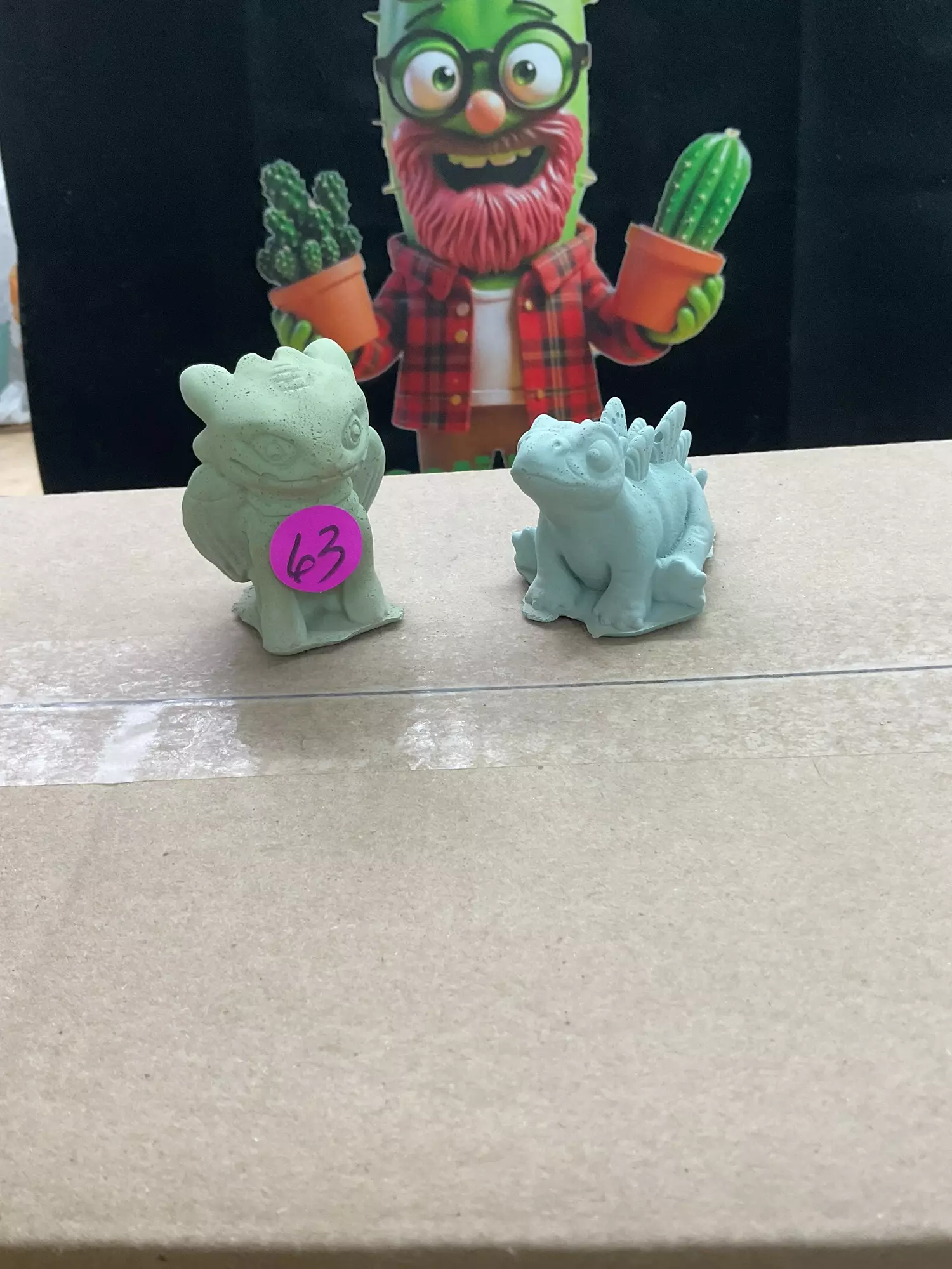 plant/63 toothless n Dino-0