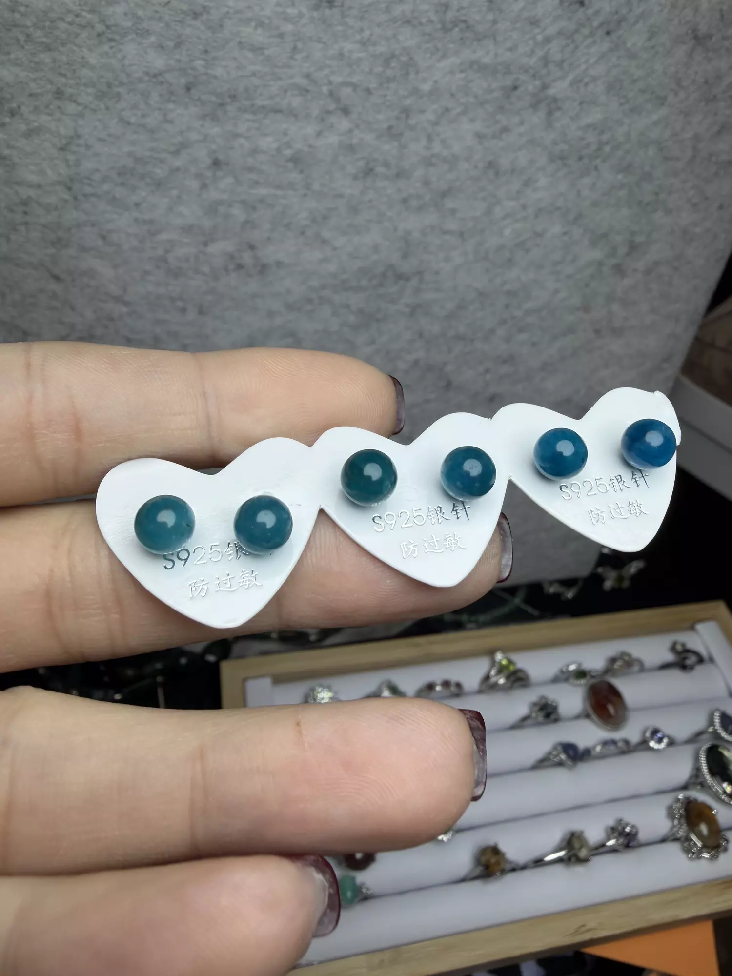 plant/blue apatite earrings-0