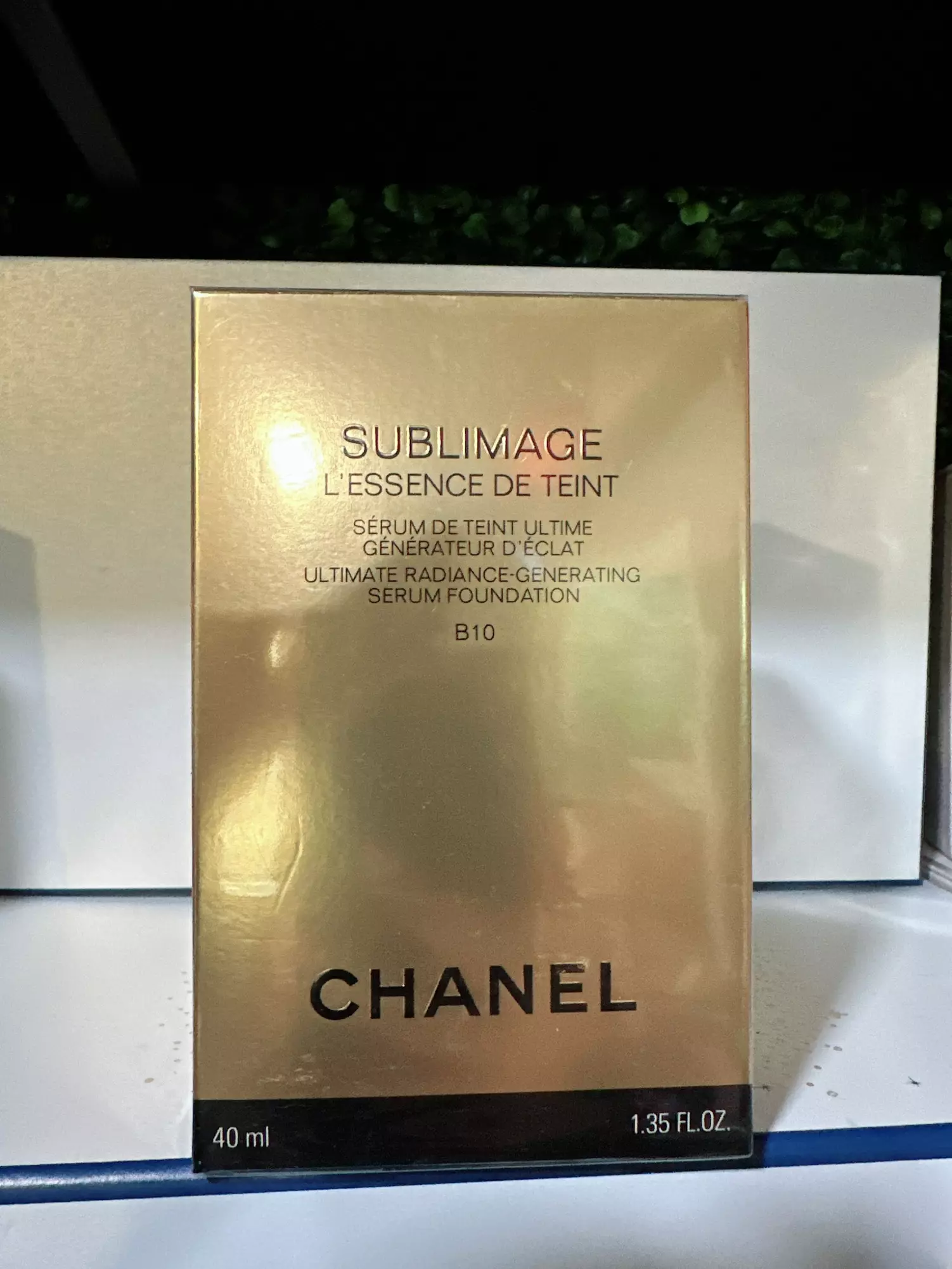 plant/Chanel Ultimate Radiance-Generating Serum Foundation-0