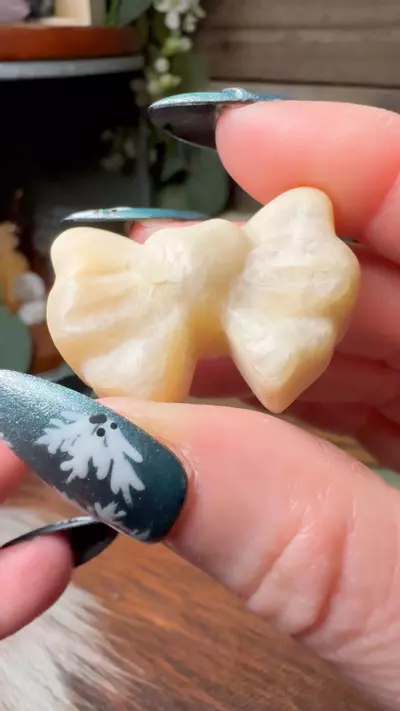 plant/Moonstone Heart Bow -0-thumbnail