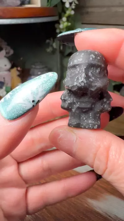 plant/Snowflake Obsidian Star Wars Stormtrooper-0-thumbnail