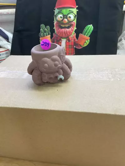 plant/239 blue hand spidey-0-thumbnail