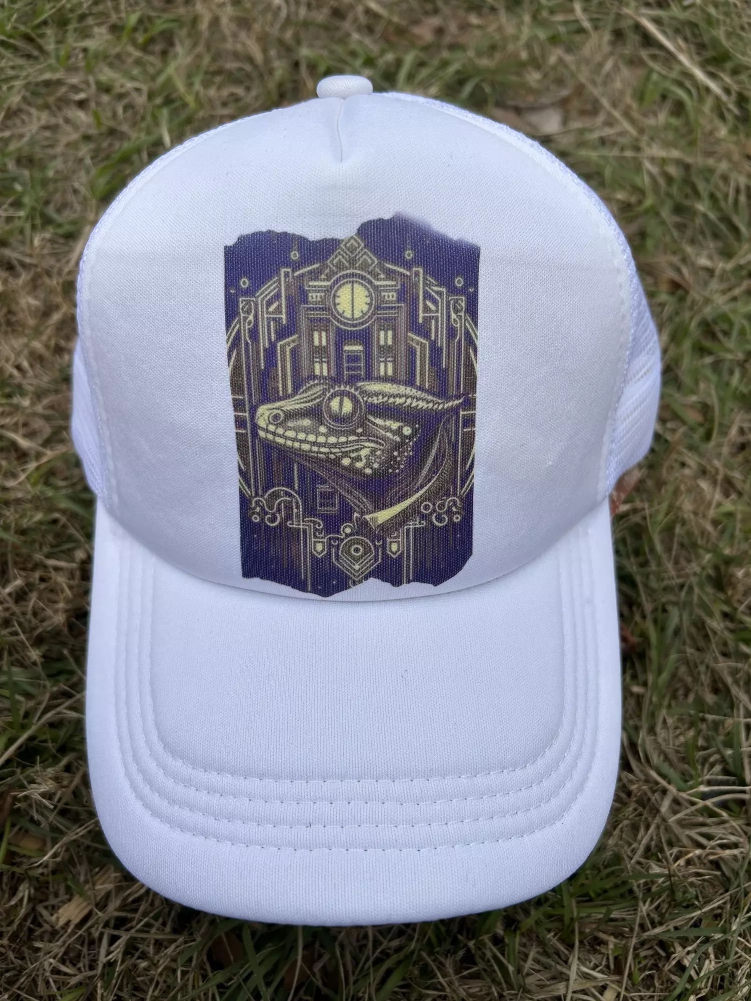 plant/Art deco white trucker hat -0