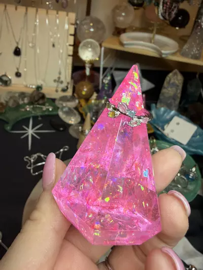 plant/pink ring holder (no ring included)-1-thumbnail