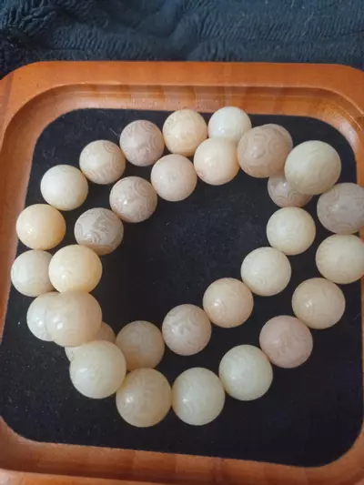 plant/Engraved Cream Gradient Bodhi Root Bracelet-1-thumbnail