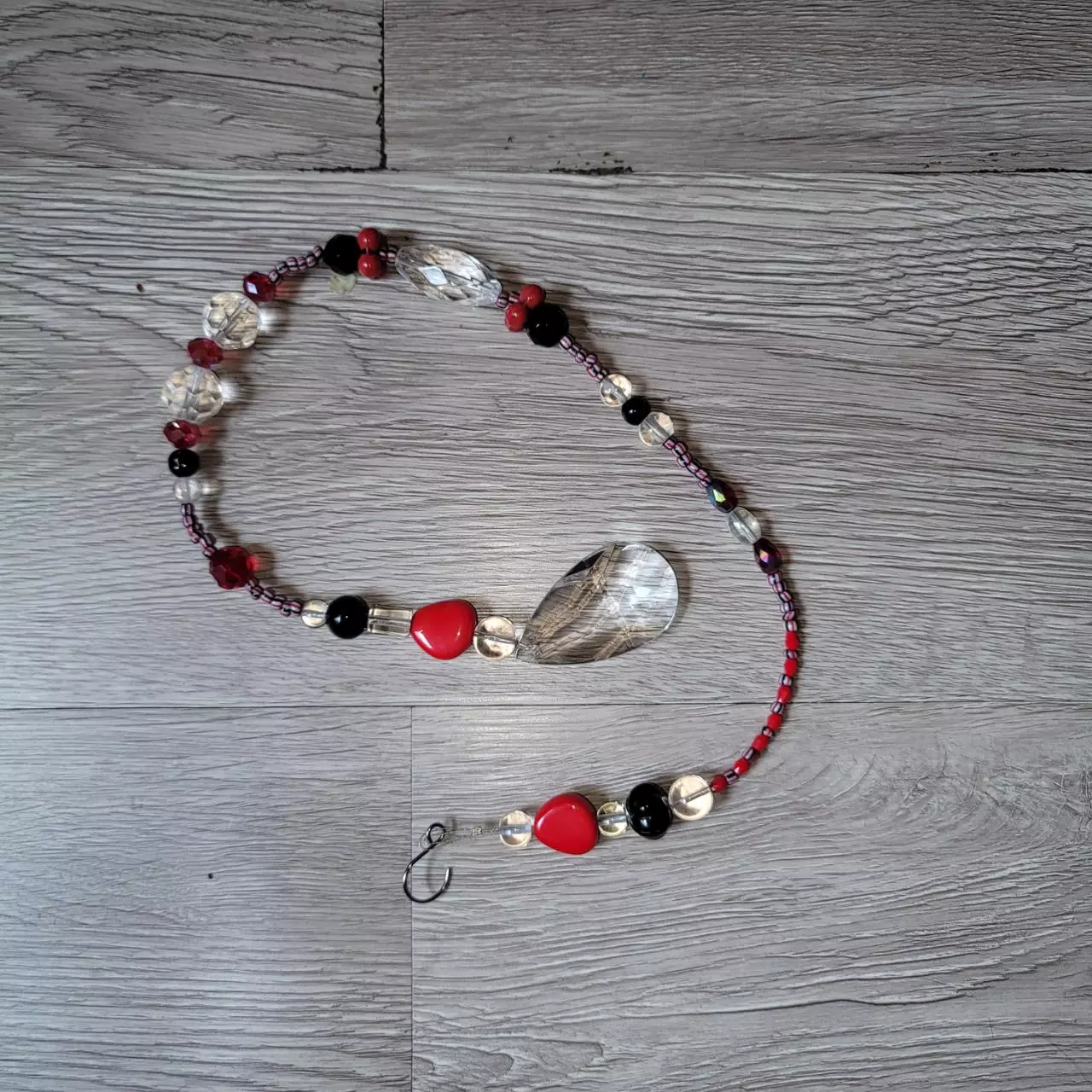 plant/Black/ Red Crystal Dangle-0