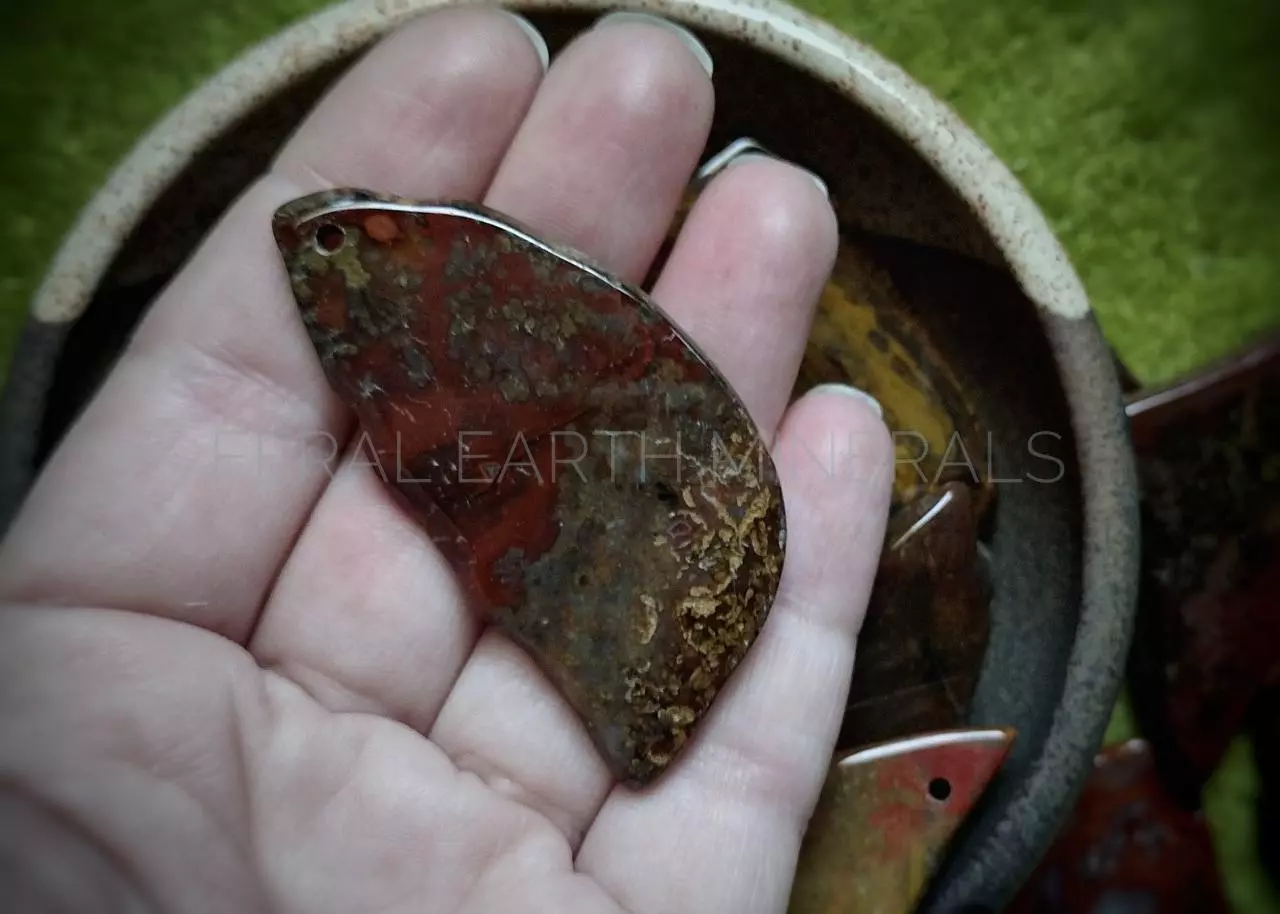 plant/Succor Creek agate, polished pendant slice-3