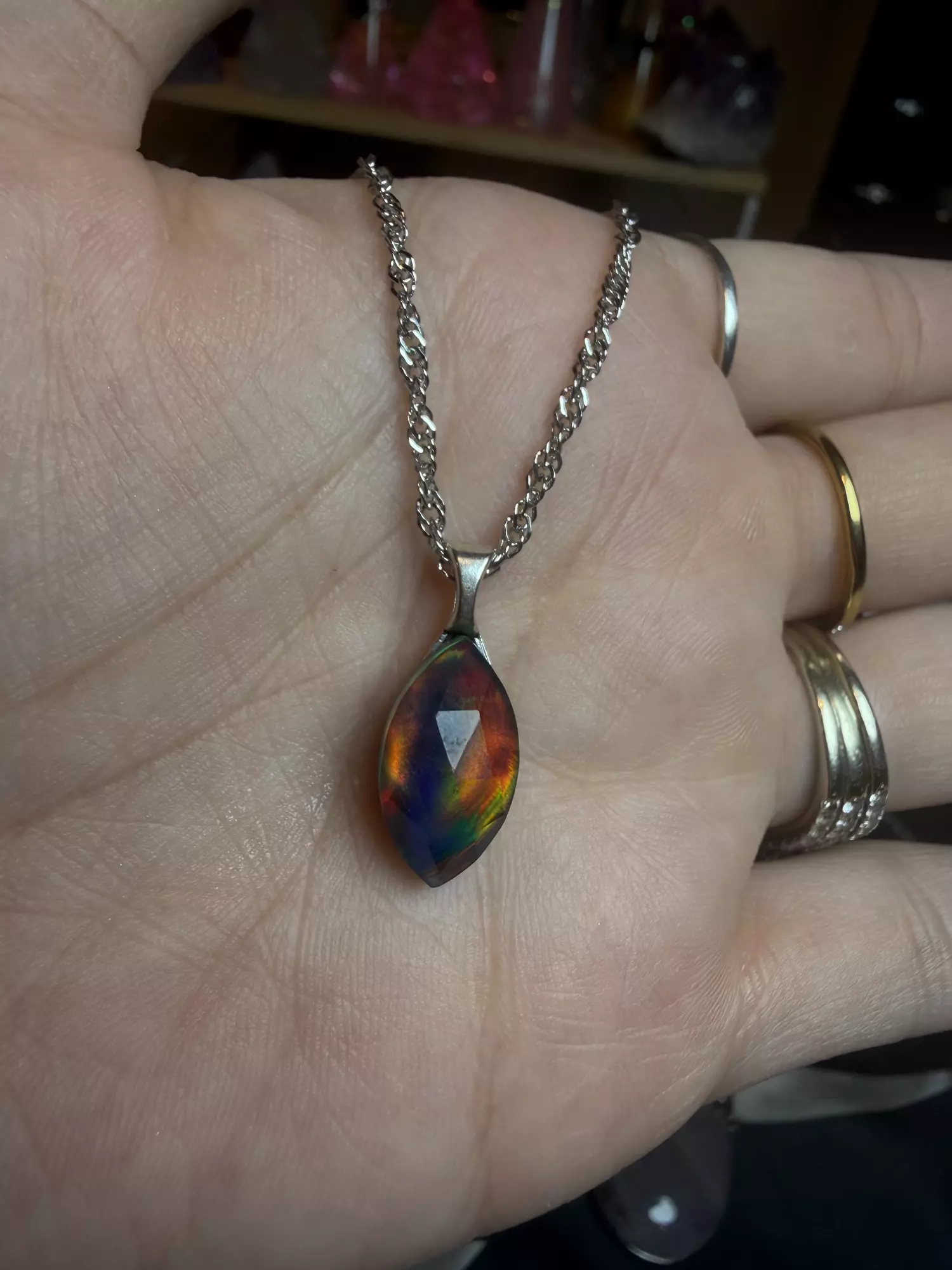 plant/rainbow rose cut aurora opal necklace-0
