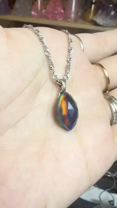plant/rainbow rose cut aurora opal necklace-1-thumbnail