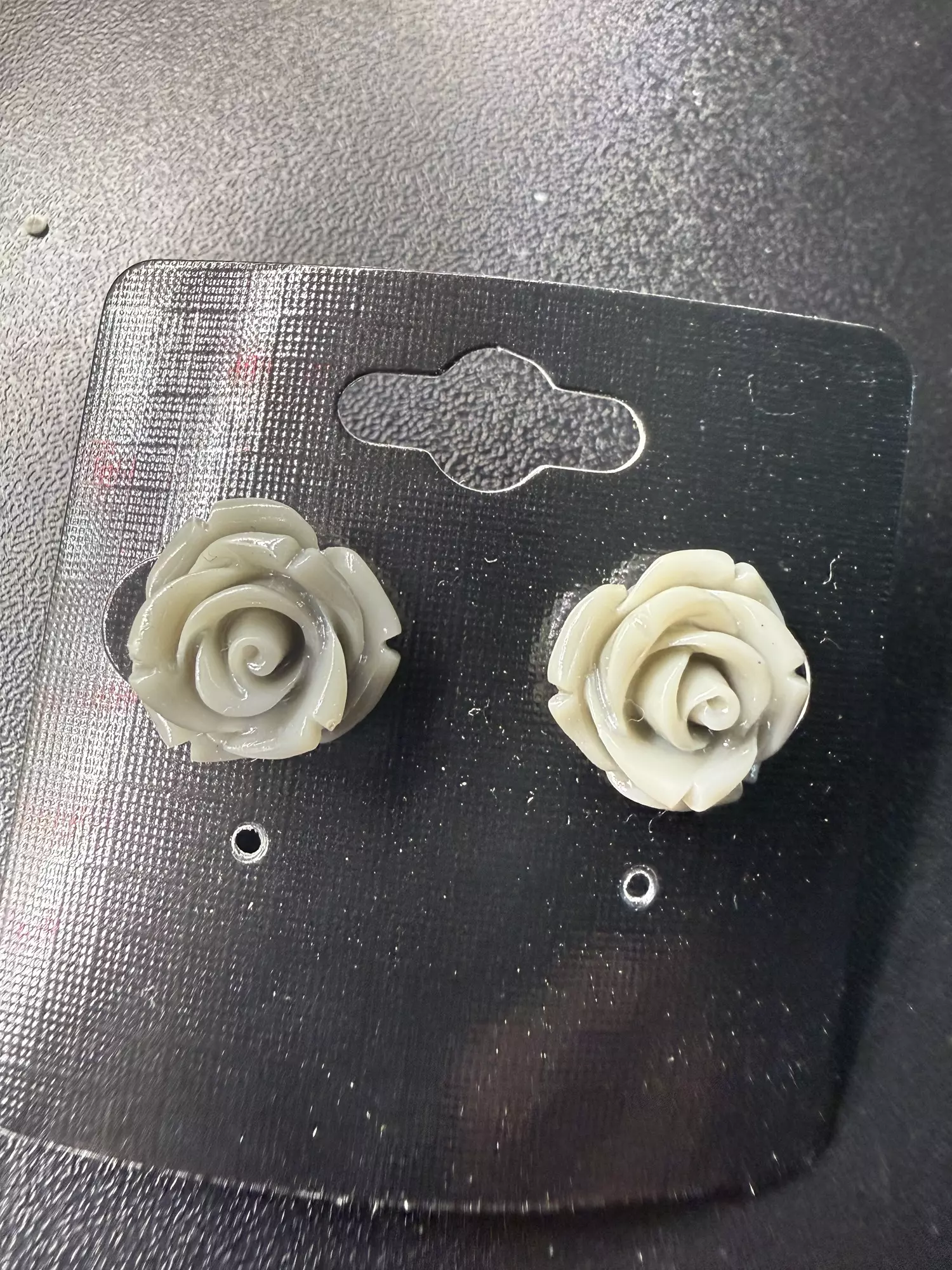 plant/Grey Rose Earrings -0