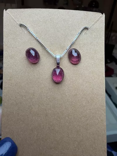 plant/rose cut ruby set $25-0-thumbnail
