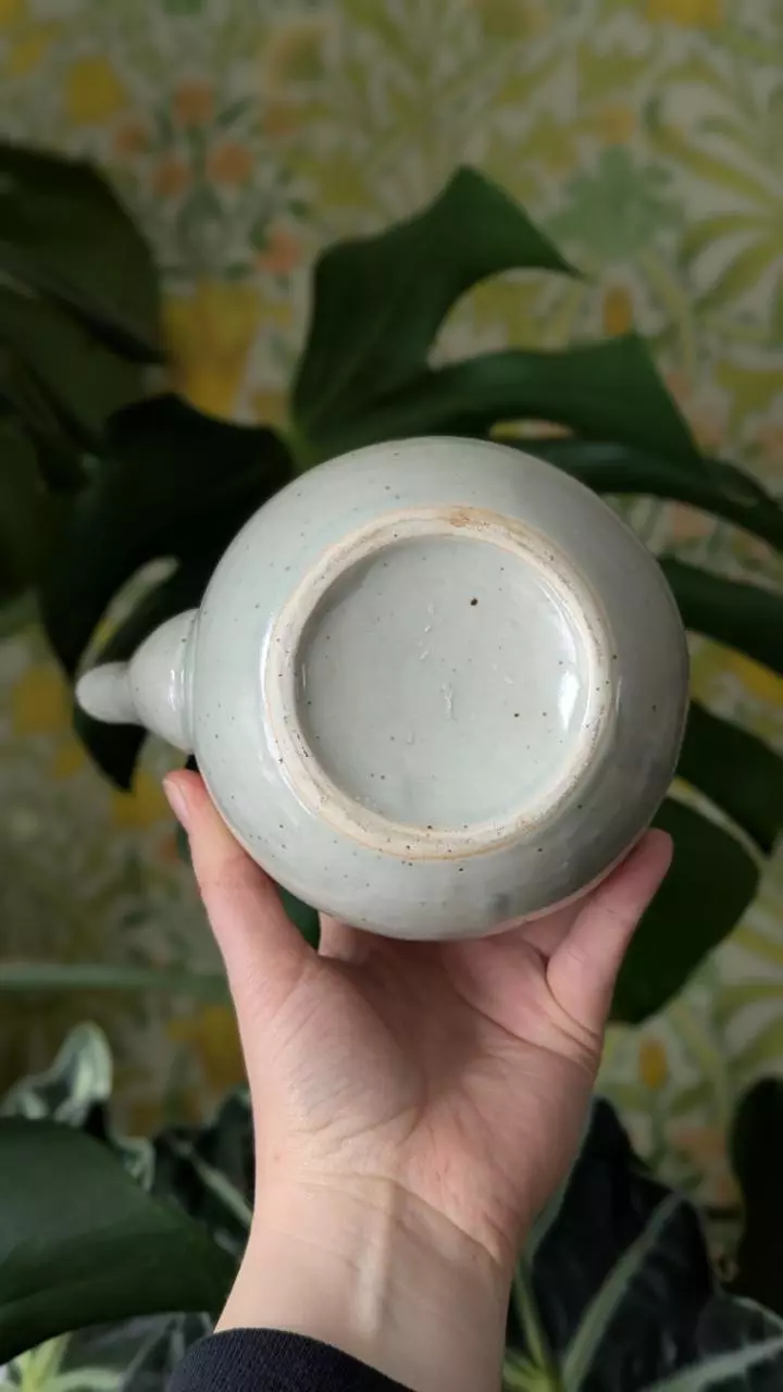 plant/Vintage teapot, likely made in Japan (unmarked)-1