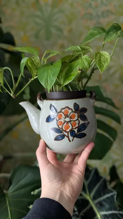 plant/Vintage teapot, likely made in Japan (unmarked)-3-thumbnail