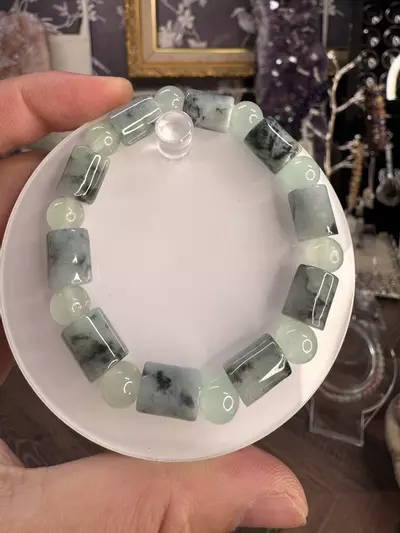 plant/$10| Green Jade Barrel&Round Beaded Bracelet 8-9mm| 6.75” Wrist Size-0-thumbnail